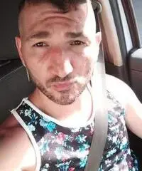 Magazziniere autista consegna pacchi Magazziniere autista consegna pacchi