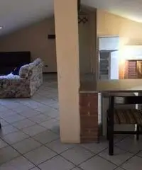 Mansarda arredata in villa - Pavia