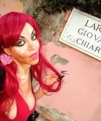 CERCO RAGAZZO CHE MI PORTI IN GIRO IN MOTO....