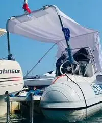 Sacs 5m + Johnson 40 cv 4tempi Sacs 5m + Johnson 40 cv 4tempi
