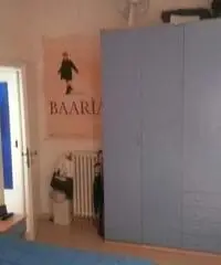 CONFORTEVOLE GRAZIOSO BILOCALE 2 grandi camere cucina abit. - Roma CONFORTEVOLE GRAZIOSO BILOCALE 2 grandi camere cucina abit. - Roma