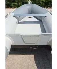 Gommone e motore elettrico