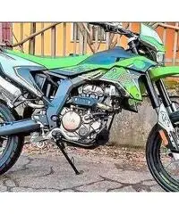NUOVO MOTARD Kawasaki KL KXE 125-E5-A LIQUIDO